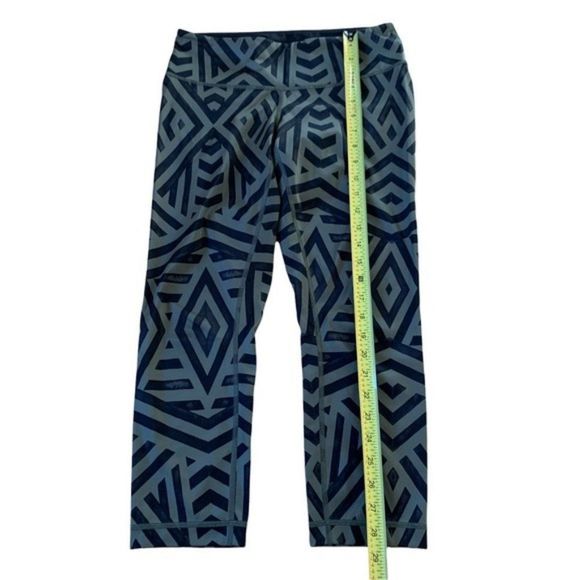 Lululemon Wunder Under Crop II Size 6 - Picture 12 of 12